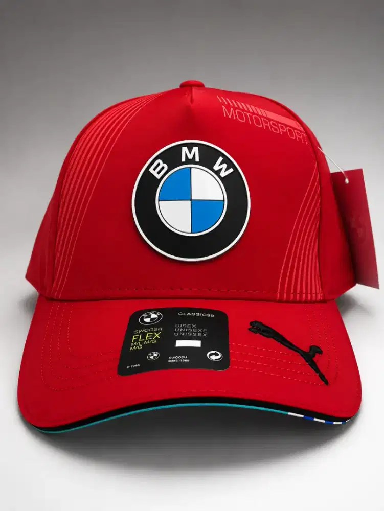 Topi merah BMW kondisi baru