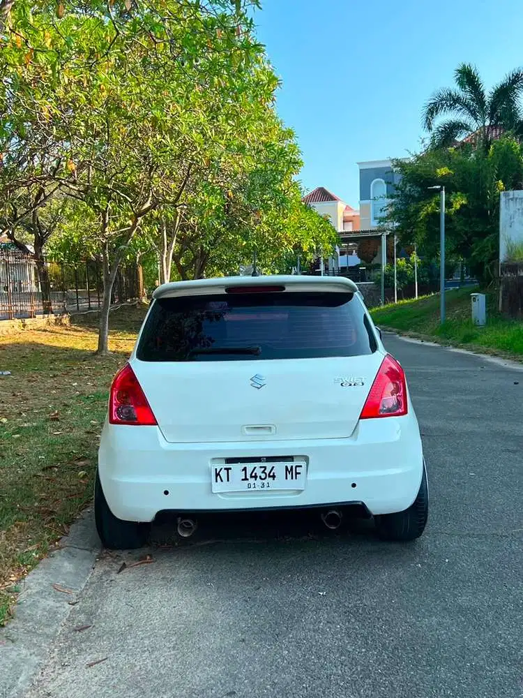 Suzuki Swift 2010 Bensin
