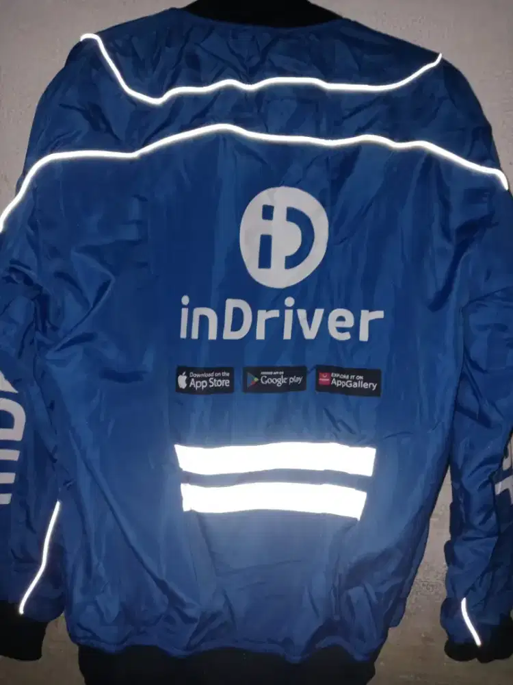 Jaket motor warna biru laut