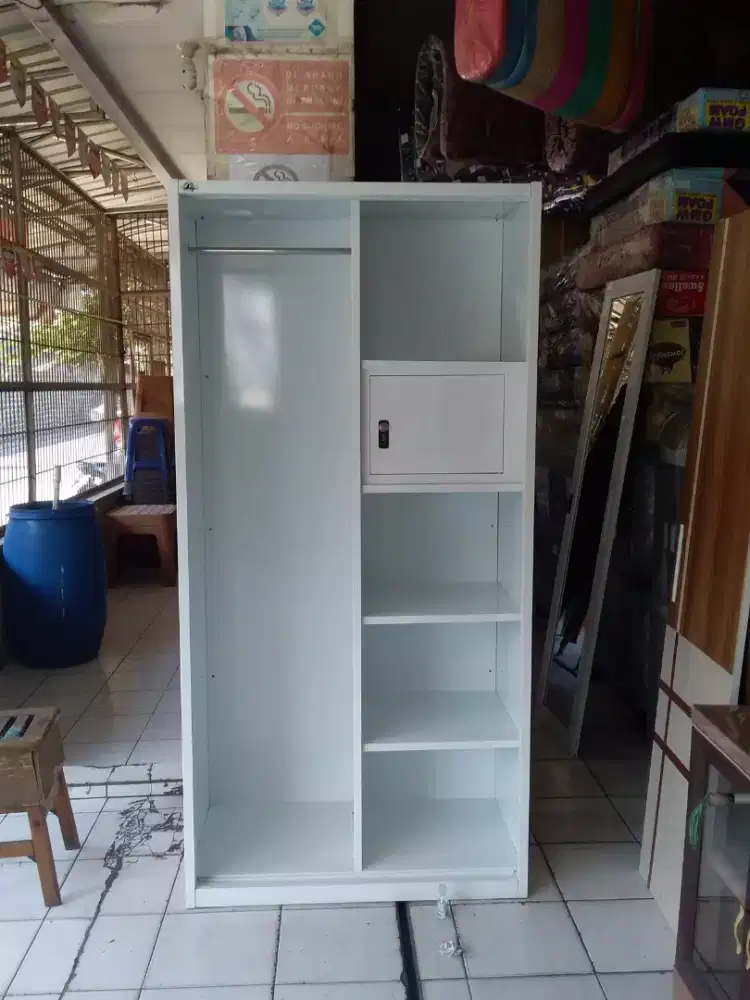 Lemari besi pintu sleeding