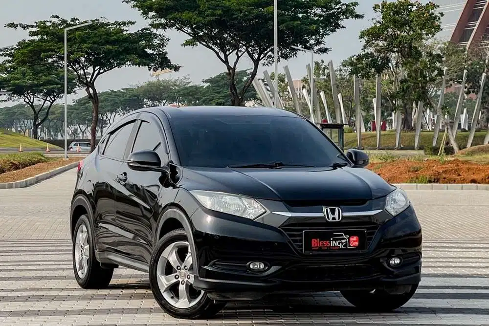 Honda HR-V S matic AT 2017 hitam pajak panjang
