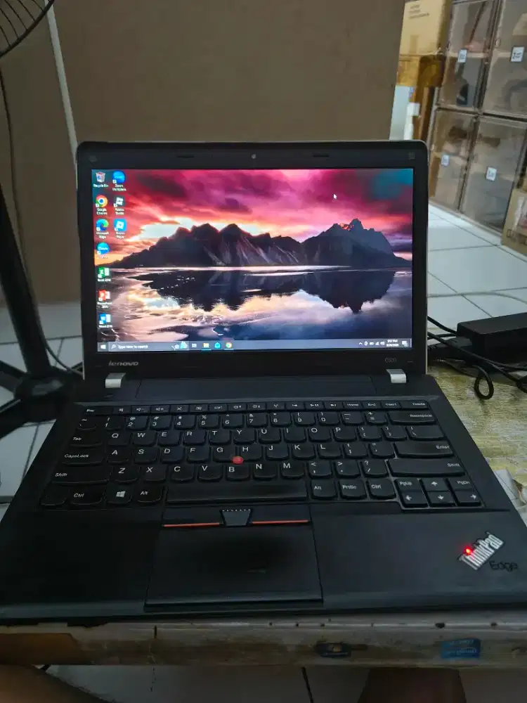 Lenovo Thinkpad ram 10gb, core i3 lancar