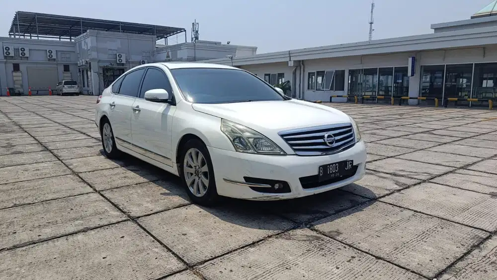 Nissan Teana XV autometik At Putih 2011
