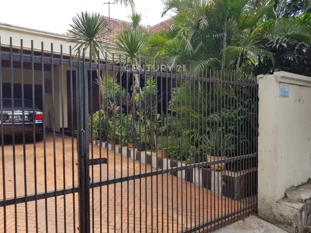 DIJUAL Rumah Tua Lokasi Strategis Di Pejompongan JakPus