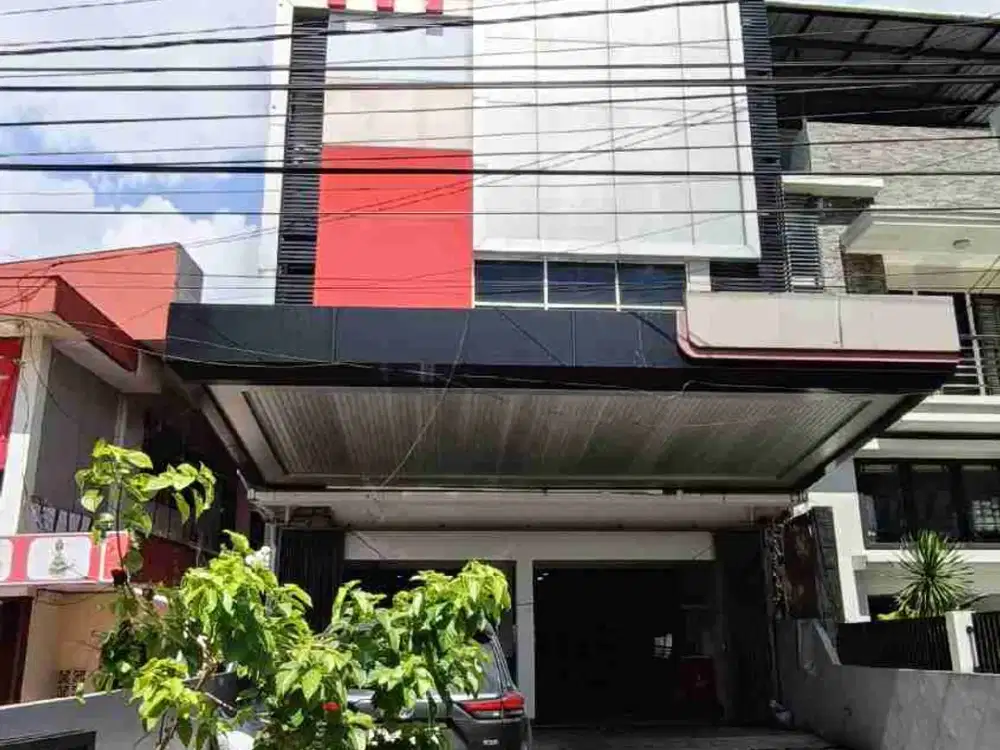 Ruko Tepi Jalan Penjara