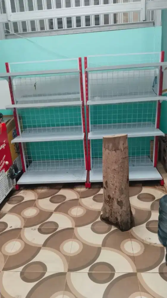 Rak besi minimarket