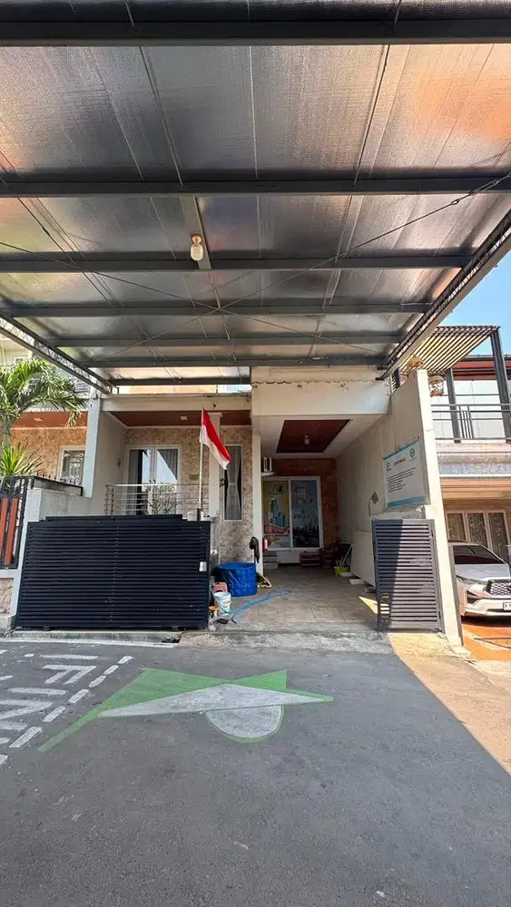 dijual rumah 2 lantai,bonus beberapa furniture