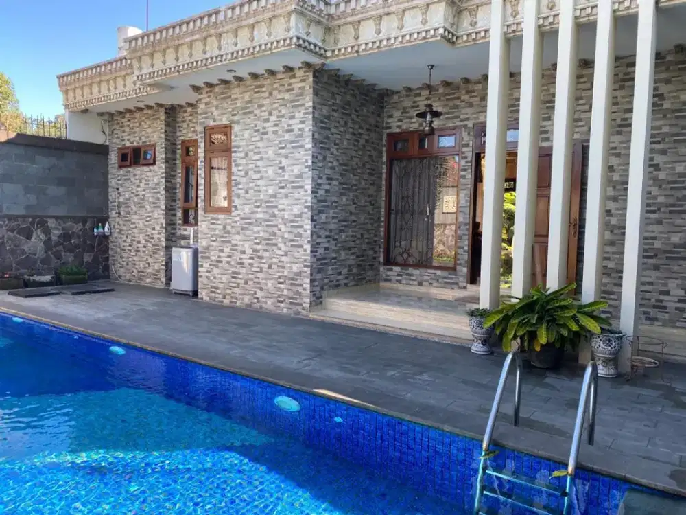 Termurah Villa Mewah 2 Lantai Furnish Mainroad Lembang