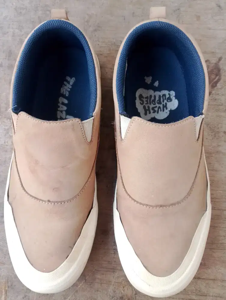 sepatu hush puppies