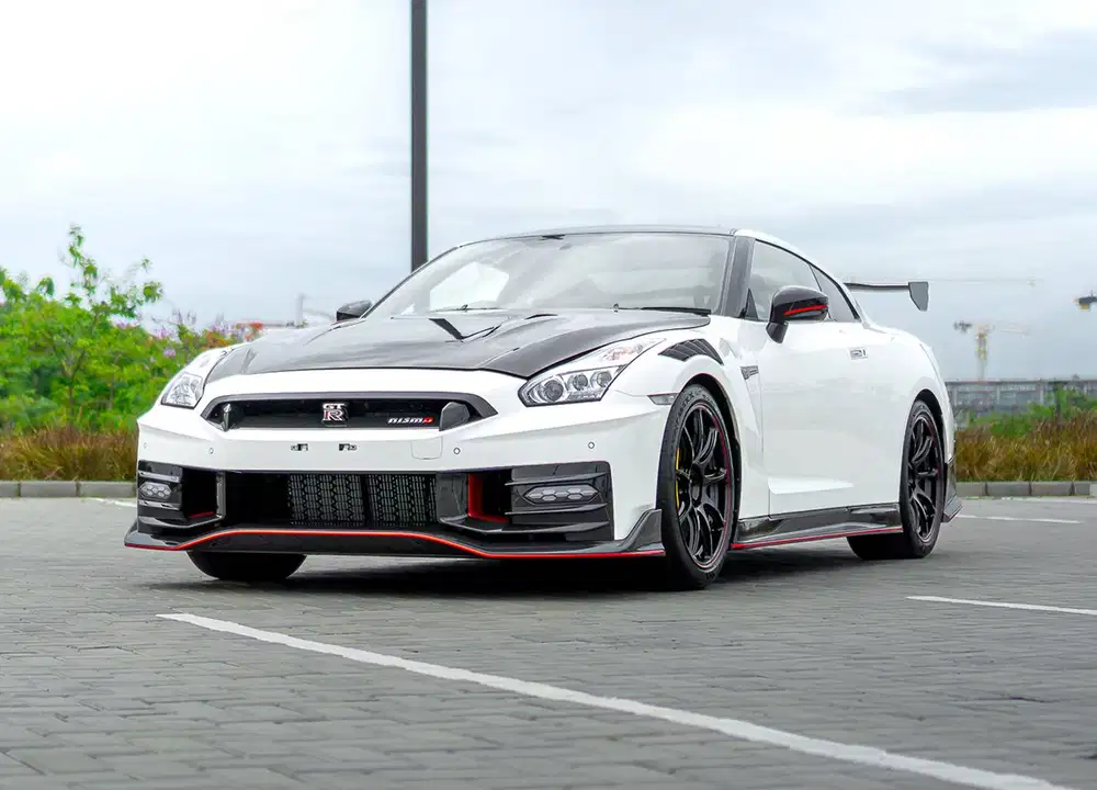NISSAN GT-R R35 NISMO GODZILLA