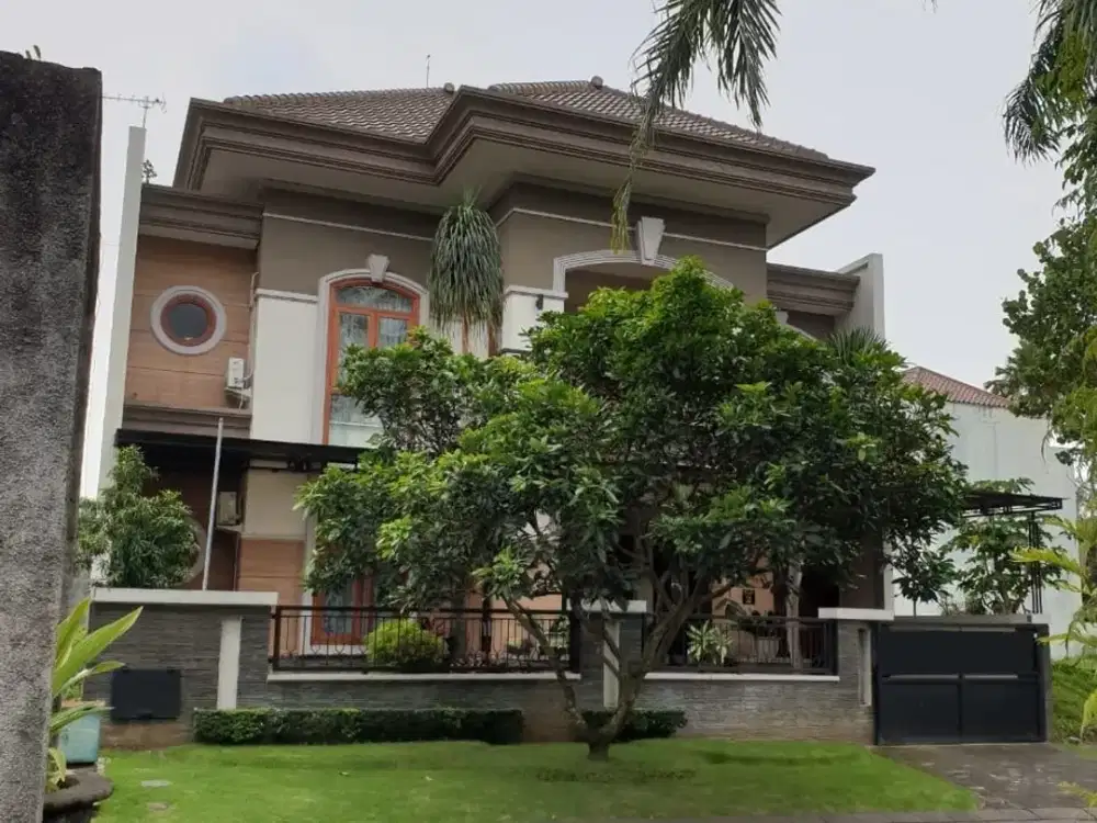 Dijual Rumah Mewah Full Jati di Araya Malang