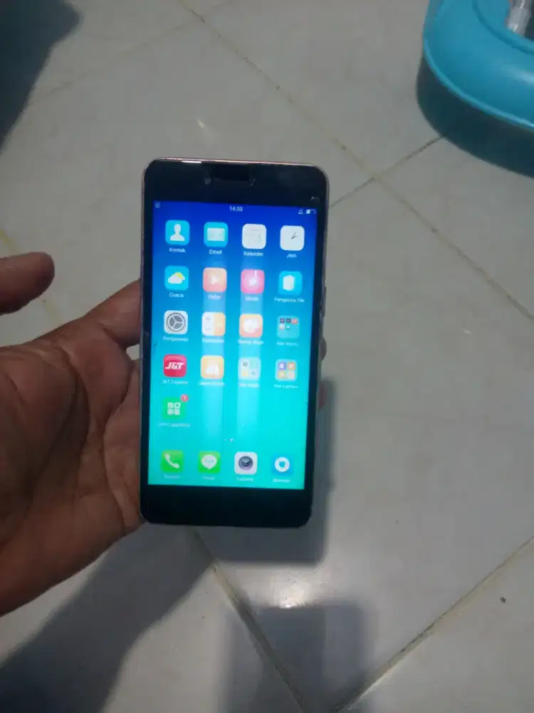 Jual hp Oppo A37 jaringan 4G LTE ram 2/16GB minus retak lcd nya