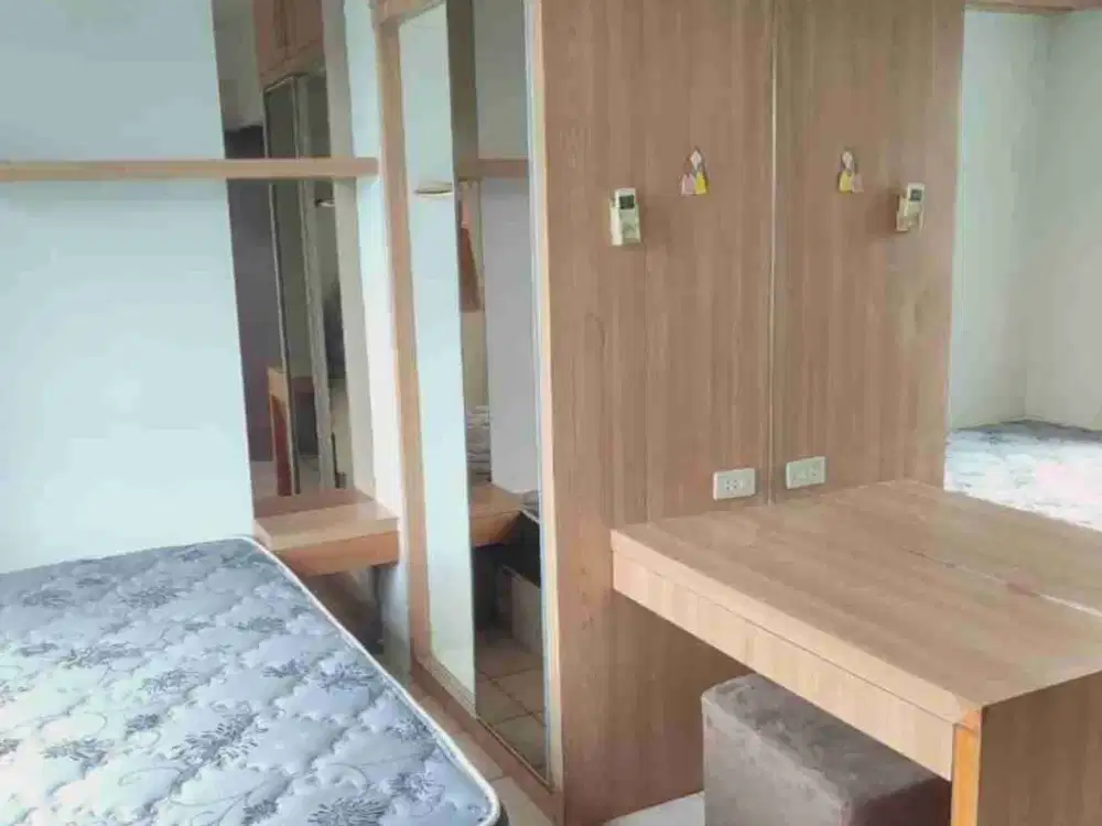 Dijual plus perabot apartemen Metropolis Surabaya