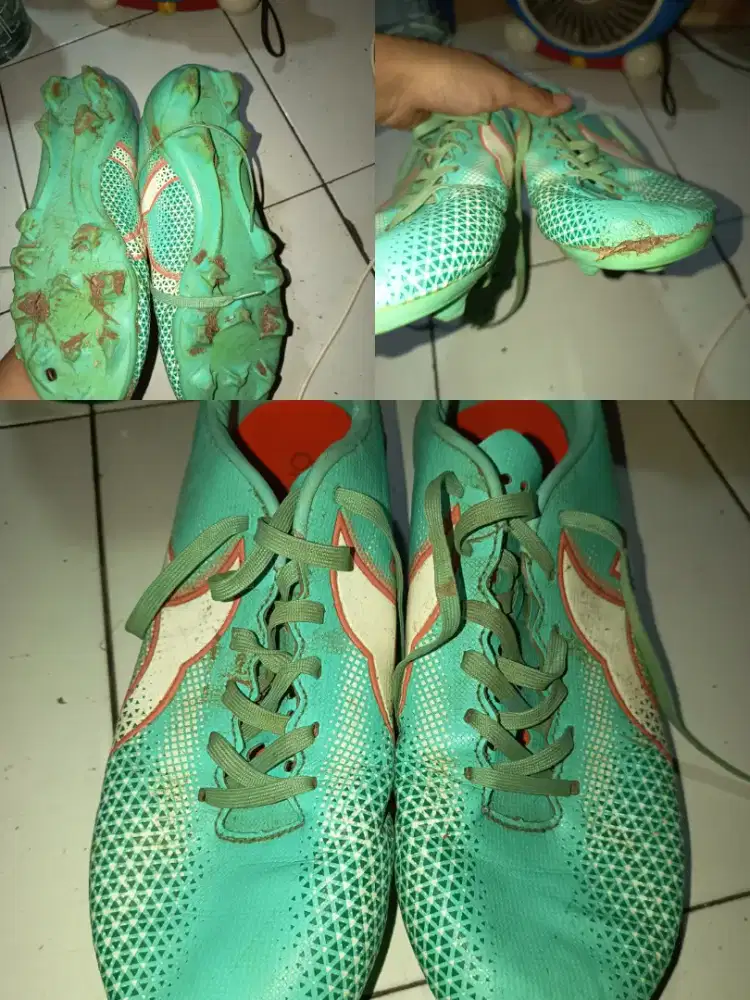 Sepatu bola bekas UK 42