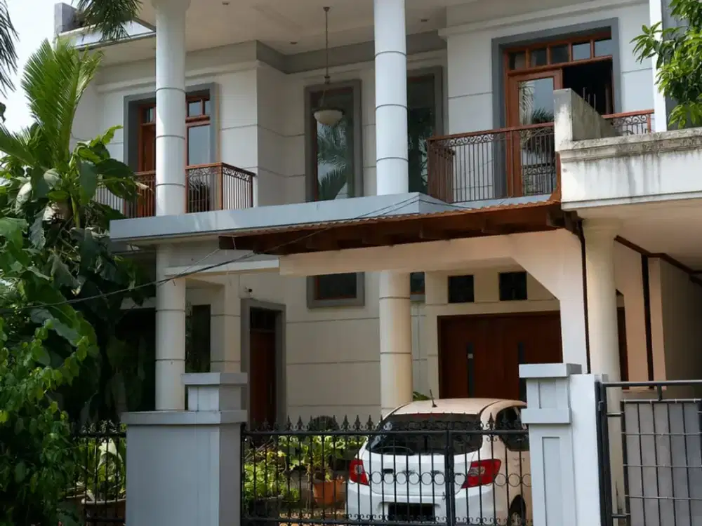 Rumah Mewah 3 Lantai Taman Bougenvile Estate, Jati Bening, Pondok Gede Bekasi