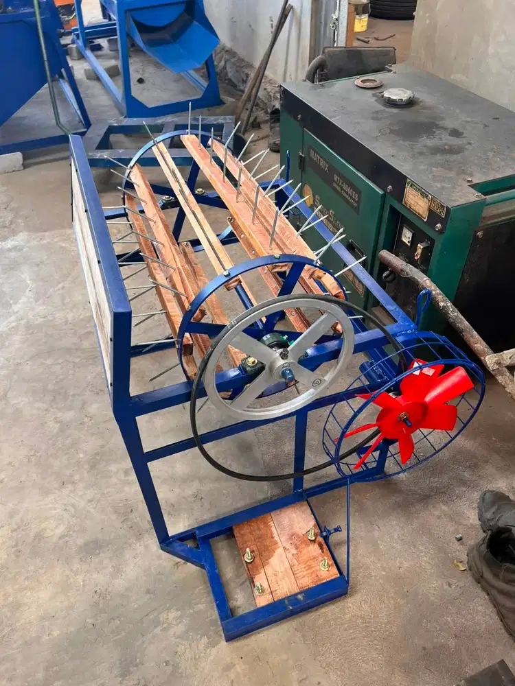 Mesin serit padi mesin perontok padi (power thresher)