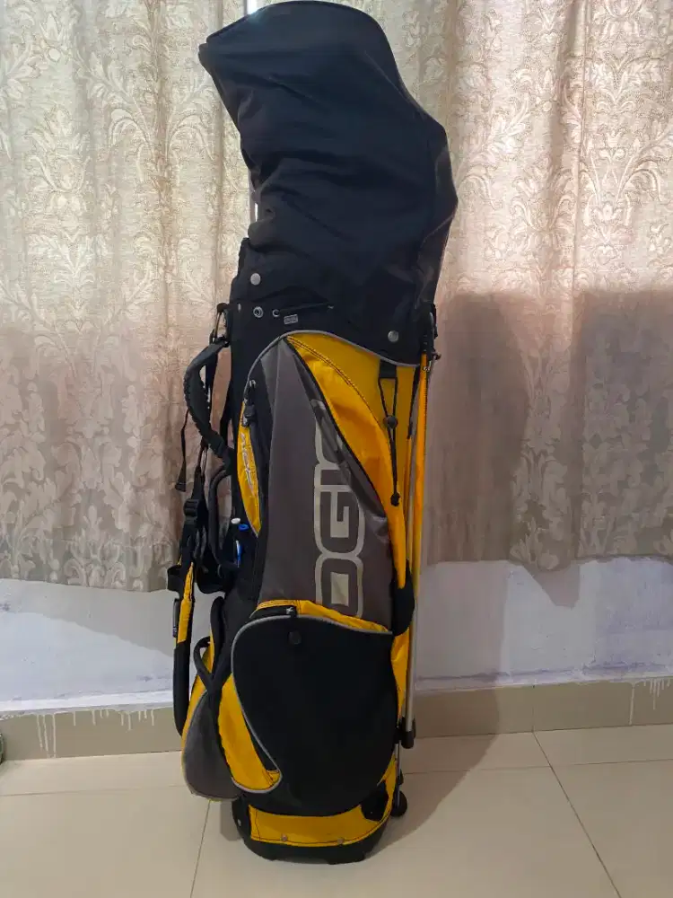 Satu set stik golf