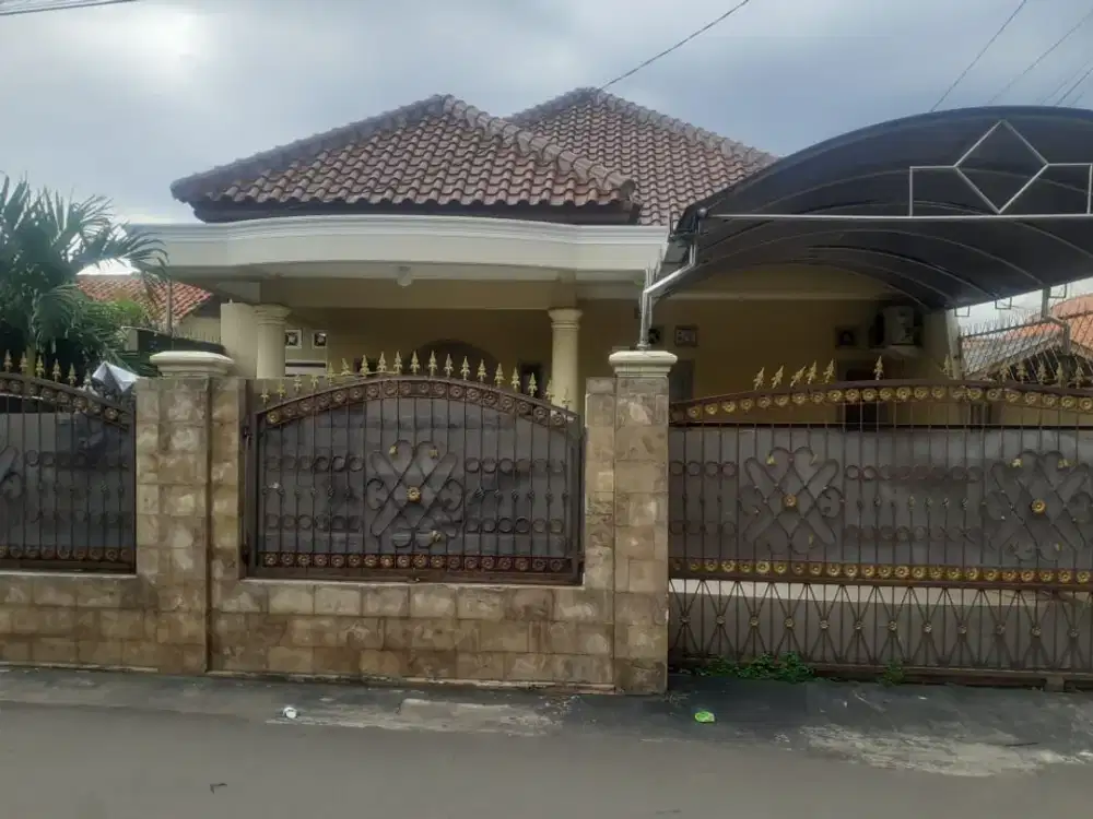 Dijual Rumah Luas 200 m2 Dekat Akses Tol Cijago Cisalak Depok
