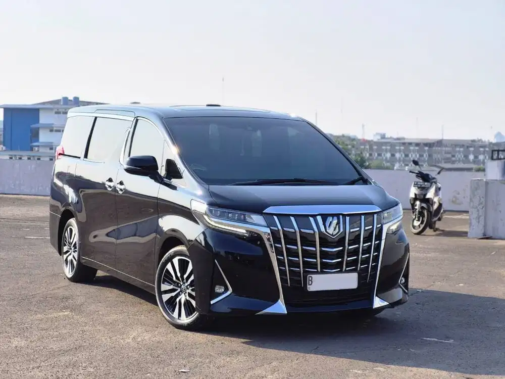 Alphard 2.5 G 2022 Black on black leather
