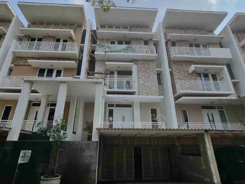 DISEWA RUMAH ELITE SHERWOOD GARDEN RESIDENT KELAPA GADING JAKARTA UTARA