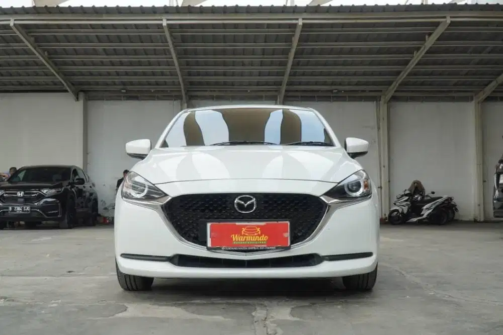 Mazda 2 R Matic Tahun 2020 Putih AT Low KM DP Minim 38 juta