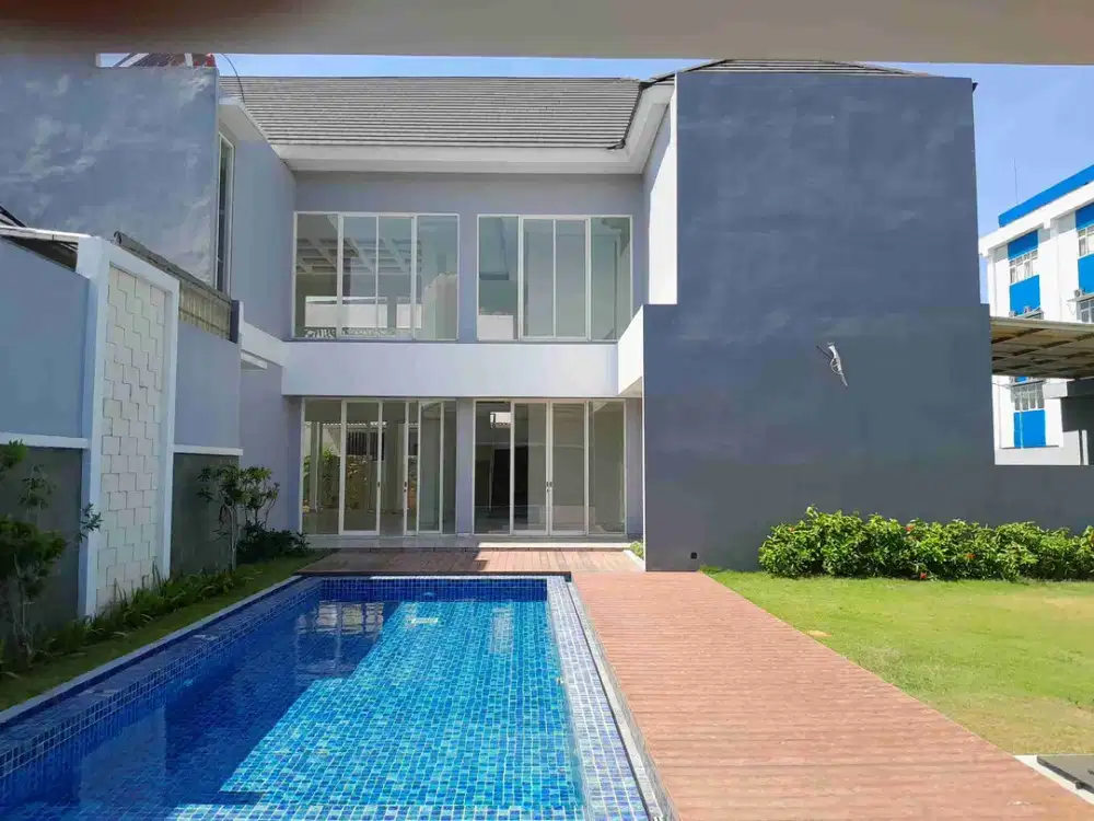 Rumah  mewah , 5 kamar tidur , kolam renang privat , SIDOARJO KOTA