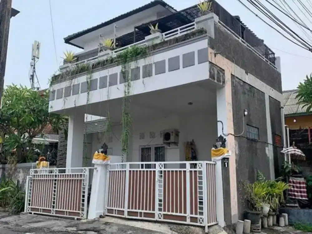 Rumah 4 Kamar Tidur Fully Furnished, Dekat Pantai Disewakan di Sanur