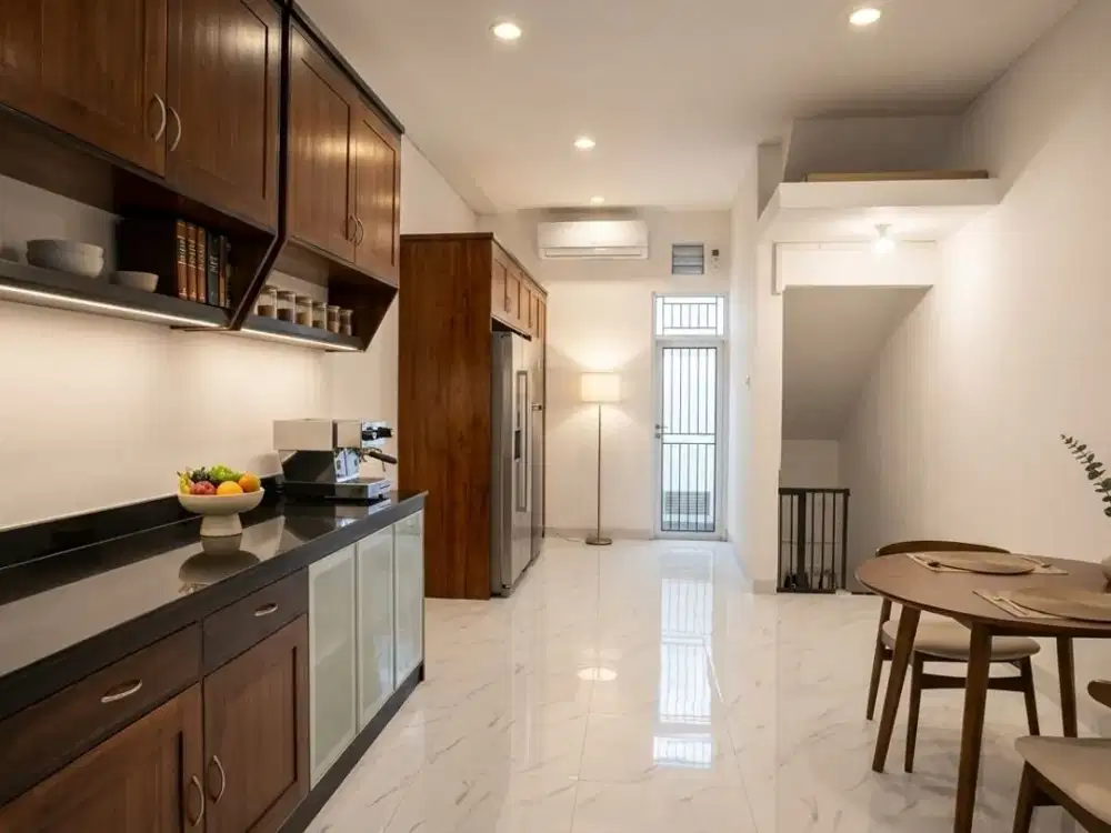 Dijual Dibawah Harga Pasar Ruko + Hunian 4 Lantai - Taman Sari Jakarta Barat