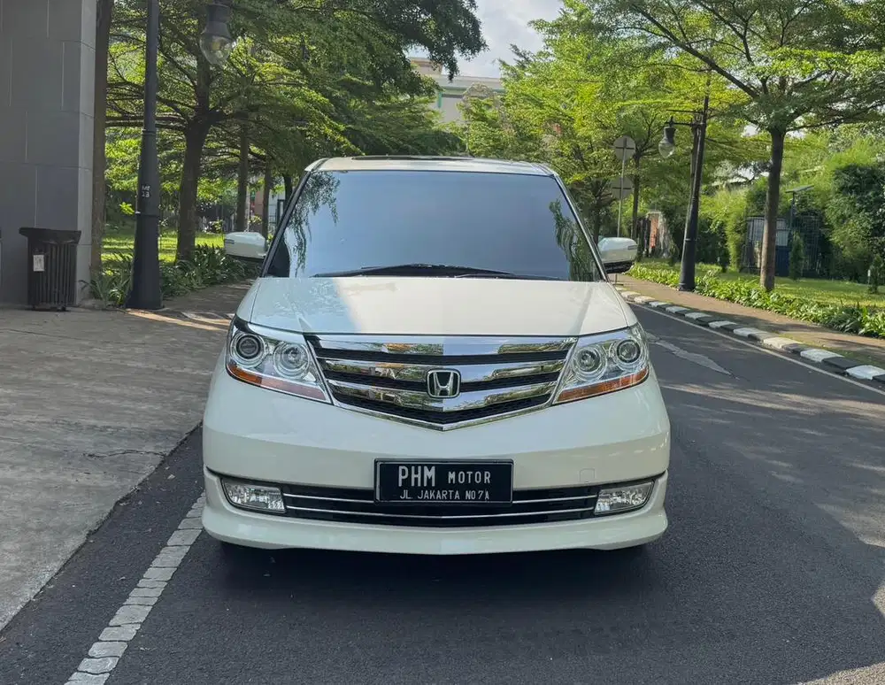 Honda Elysion Prestige 2.4 A/T CBU Japan Warna Putih Low Km 34Rb Antik