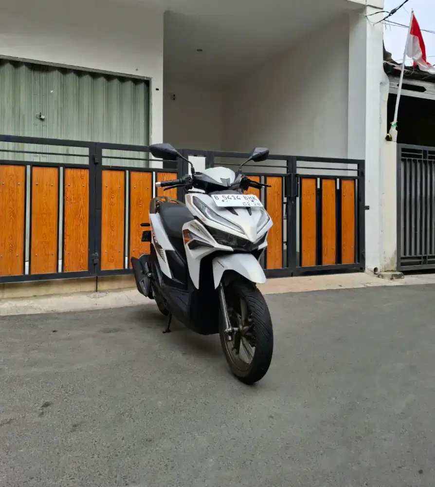 Honda Vario 125 Gen 2 Keyless CBS ISS MULUSSS Pajak Panjang