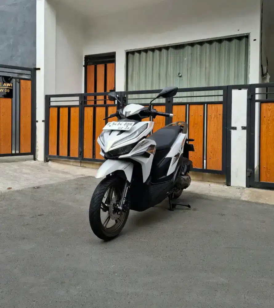Honda Vario 125 Gen 2 Keyless CBS ISS MULUSSS Pajak Panjang
