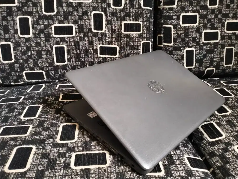 Laptop HP 240 G7/core i3 gen 10 RAM 8GB SSD 256/VGA UHD siap kerja