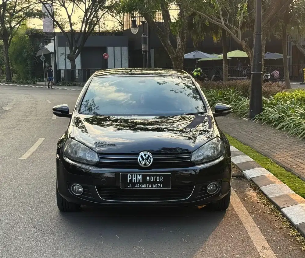 VE Golf TSI 1.4Cc Tahun 2012 Warna Hitam, Kondisi Prima siap pakai.