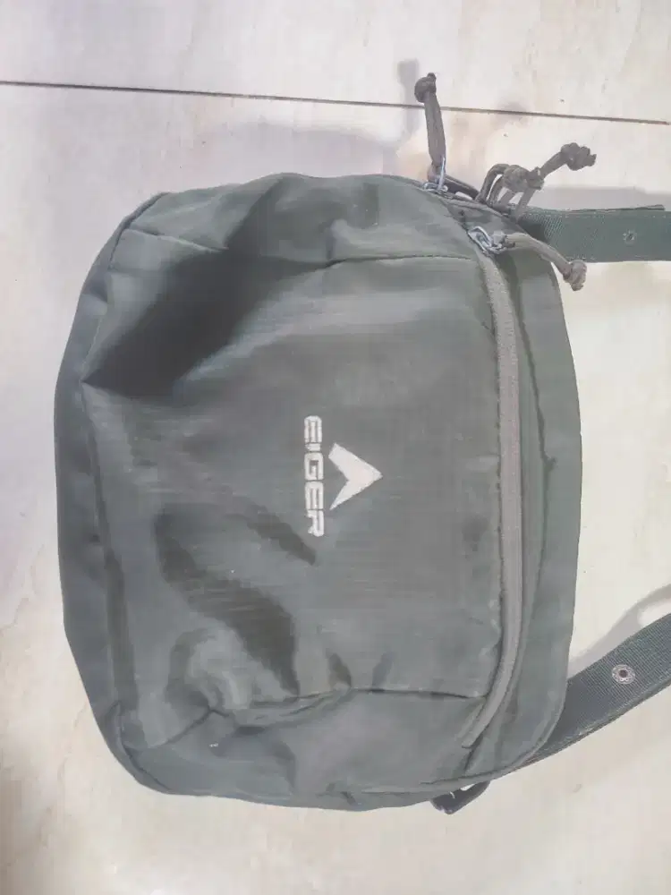 Jual tas slempang Eiger