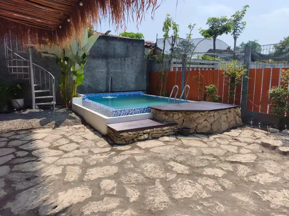 Kolam renang mini