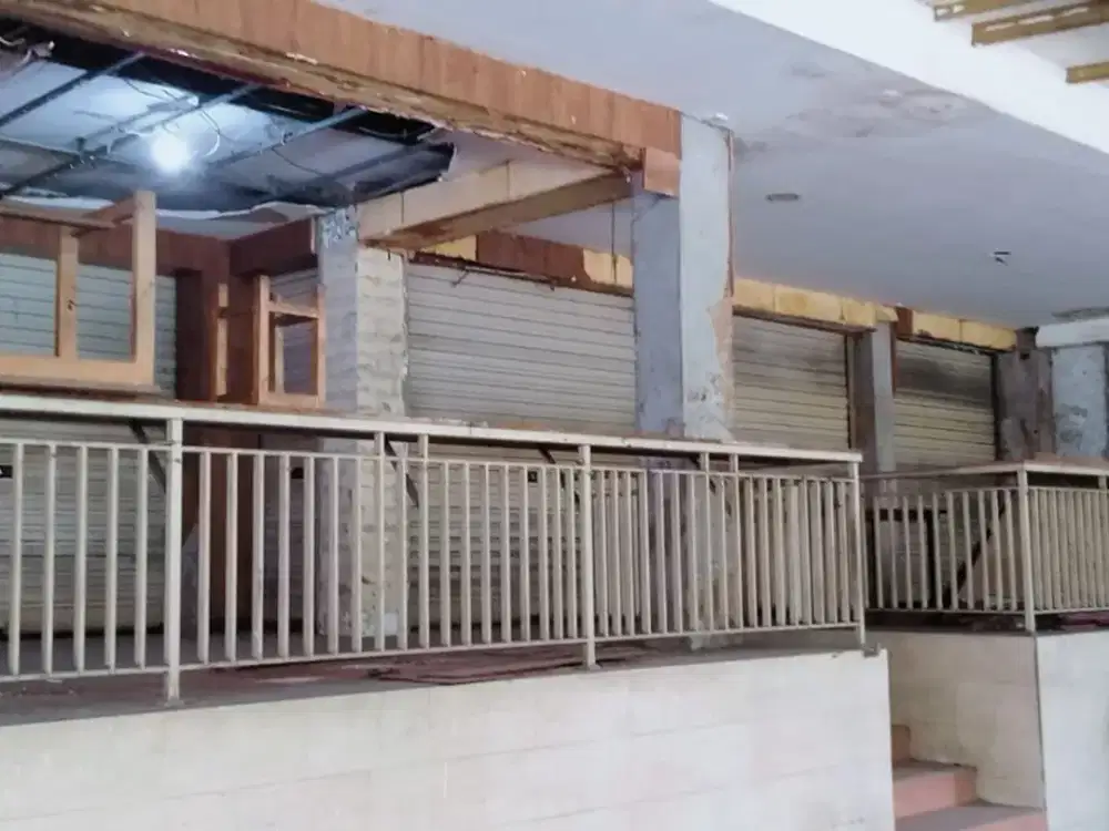 DISEWA KAN TEMPAT USAHA PINGGIR JALAN DAERAH TEBET JAKARTA SELATAN