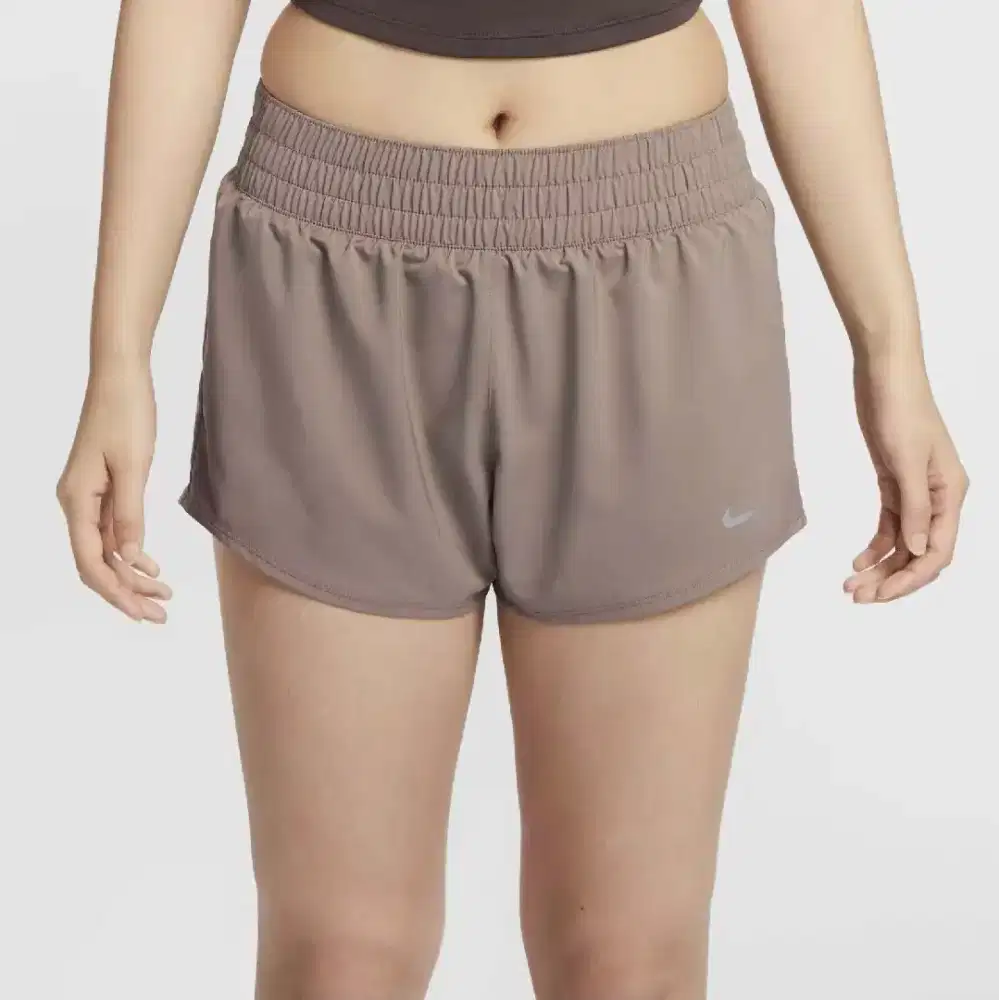 Celana pendek wanita Nike Dri-FIT One Mid-rise