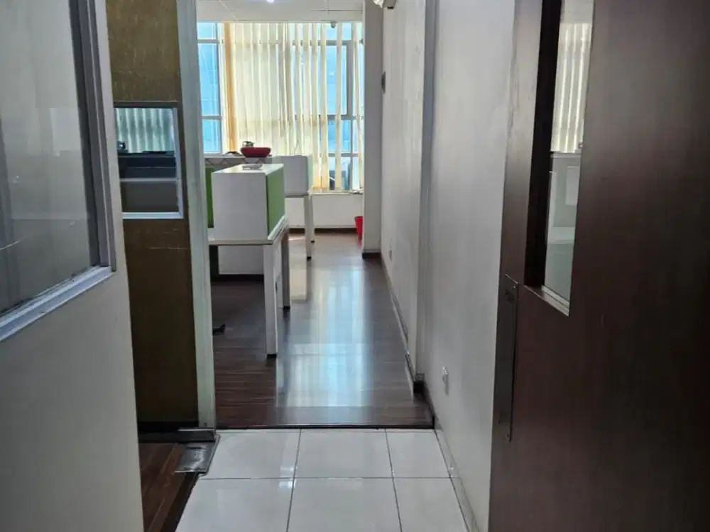 Dijual Ruko 3 Lantai Semi Furnished di BSD Tangerang