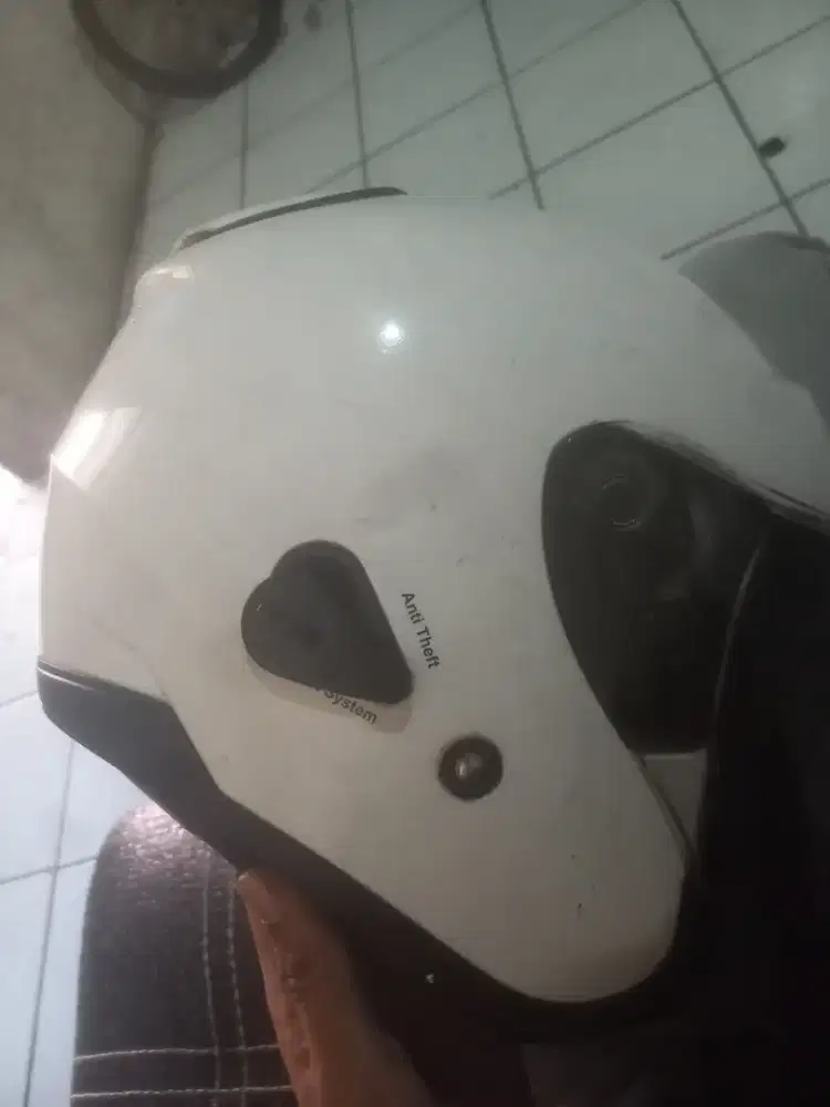 Helm kyt kyoto masih lumayan mulus
