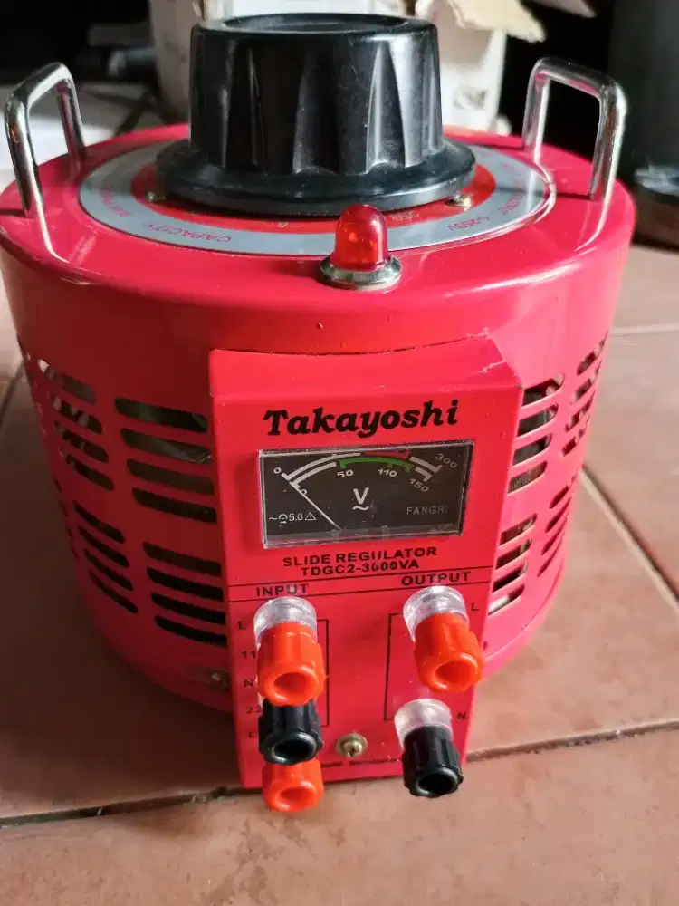 regulator voltage AC