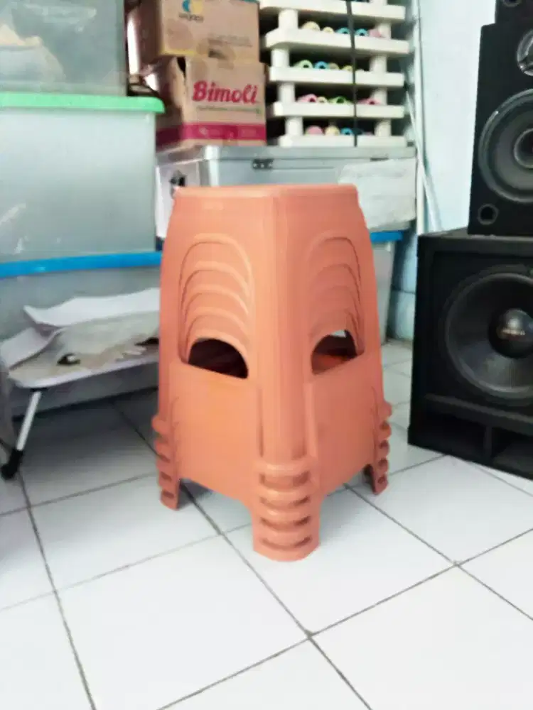 Kursi dagang plastik  baso