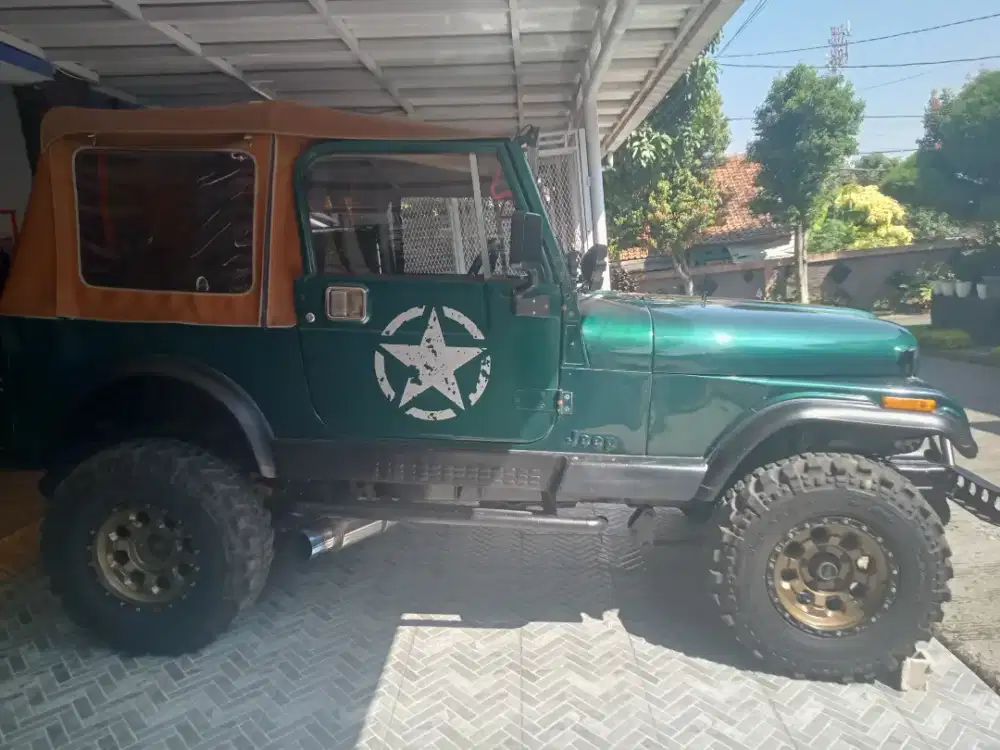 Civilian Jeep CJ 7