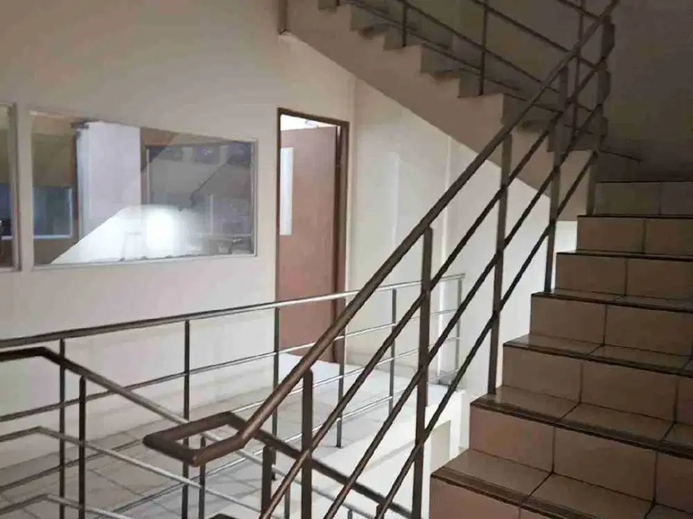 Di Jual Ruko 3 lantai BSD Harga Dibaeah Pasaran