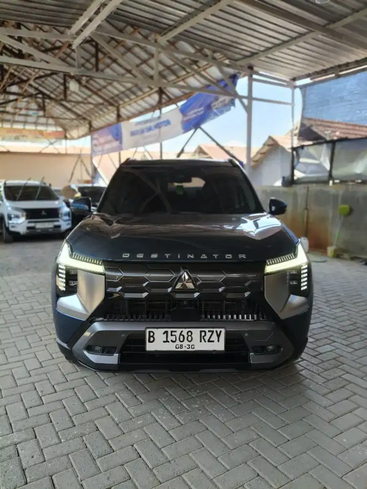 Mitsubishi Destinator Ultime