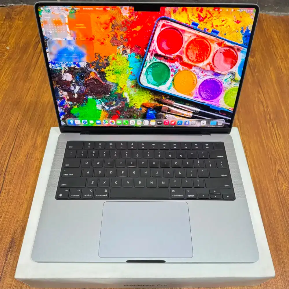 Macbook m1 pro 2021 14 inch ram 32gb ssd 512gb fullset siap pakai