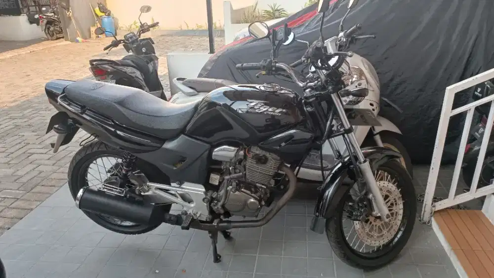 Honda Tiger 2000 Tahun 2004