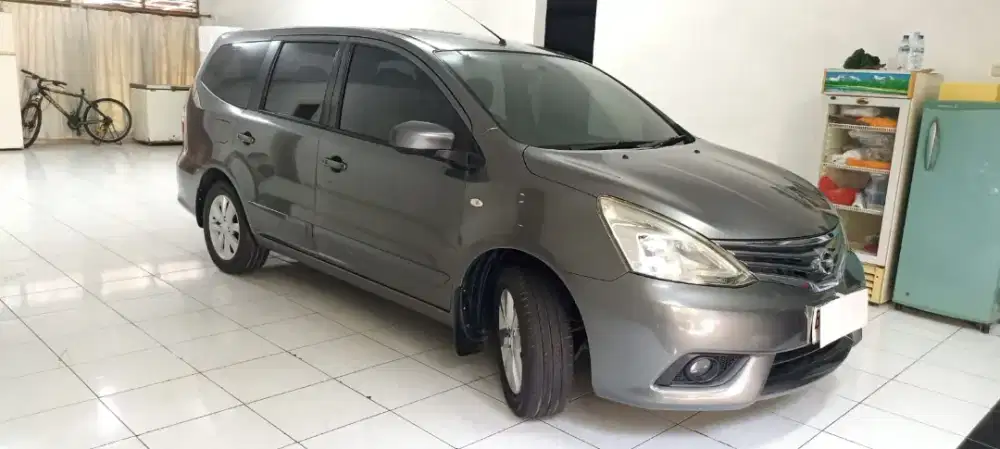 Nissan Grand Livina XV AT 2014