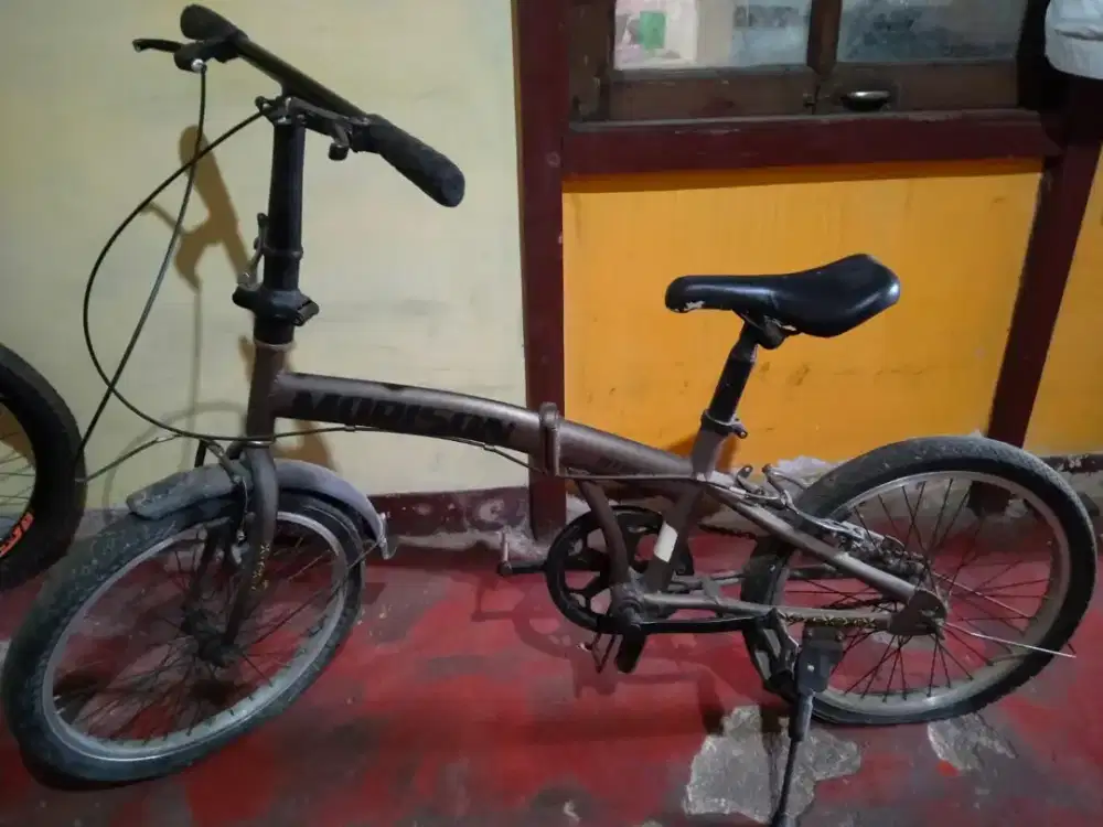 Sepeda lipat merk morison