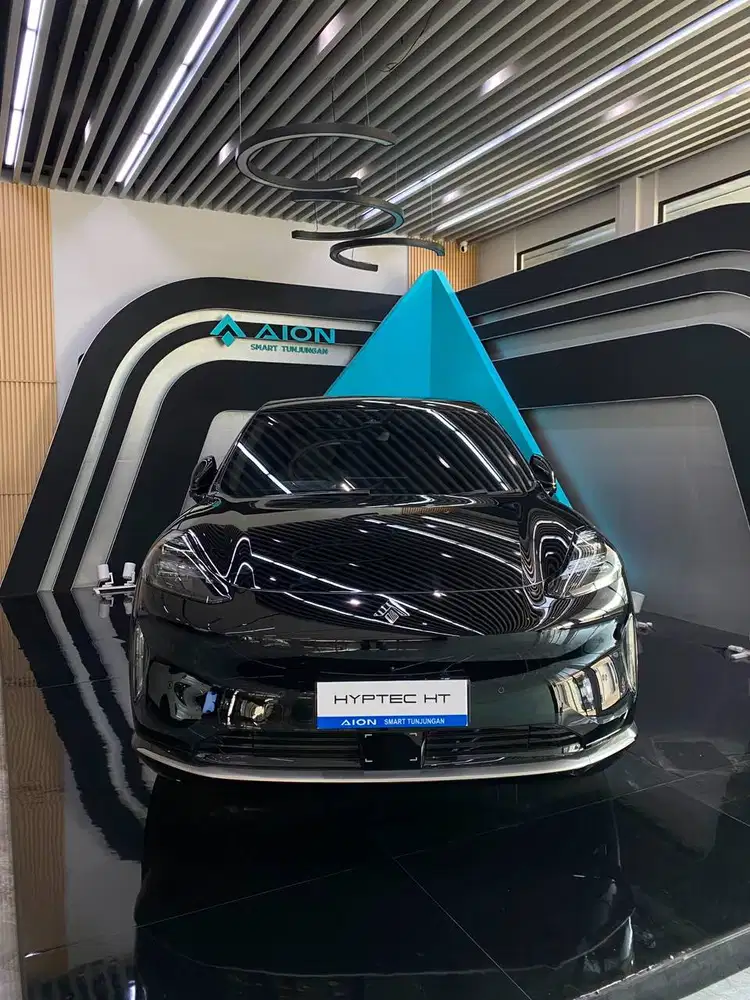 AION HYPTEC HT MOBIL LISTRIK SUV PREMIUM HITAM
