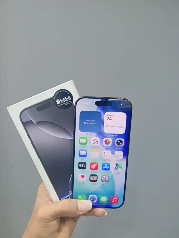 iPhone 16 pro 256GB black ex iBox